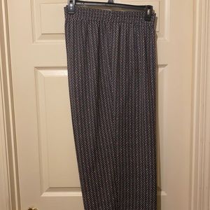 Wide leg pants with elastic waistband. Can be dressed up or down. Size 3x